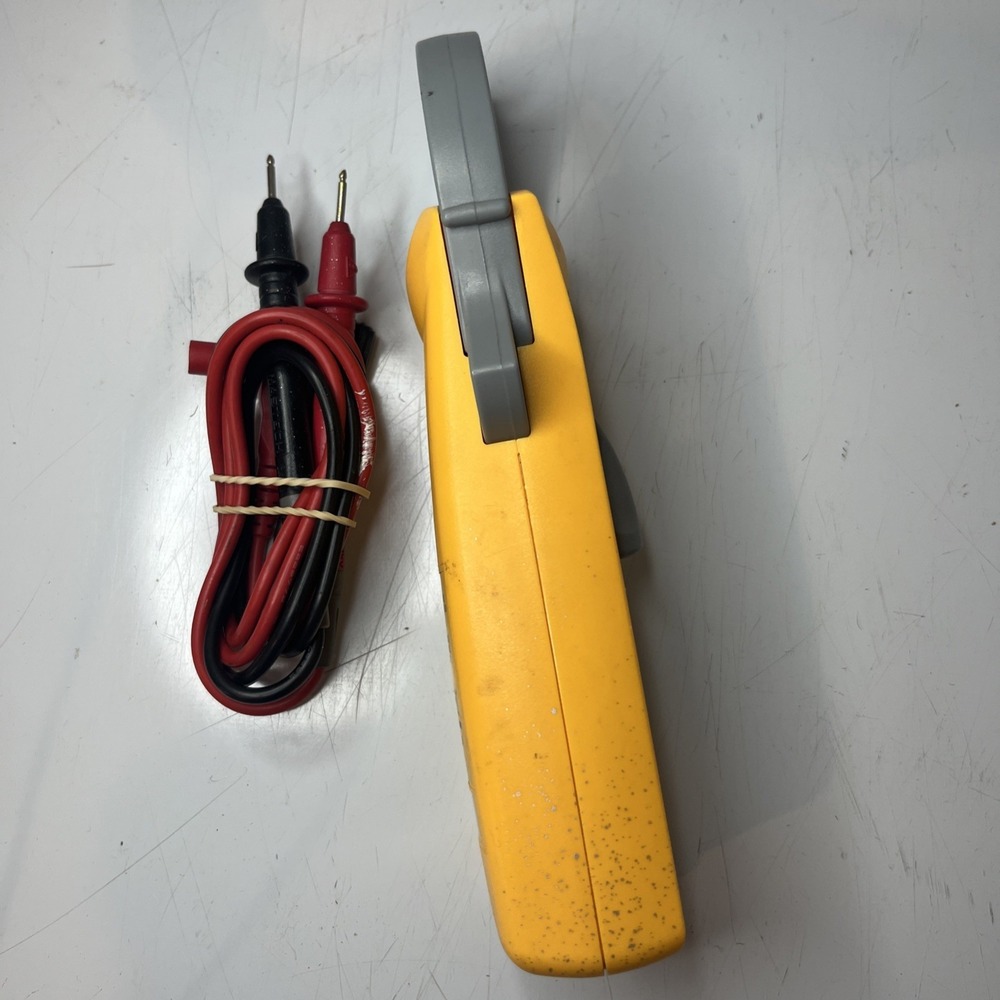 Fieldpiece SC240 True RMS Clamp Meter - Picture 6 of 9